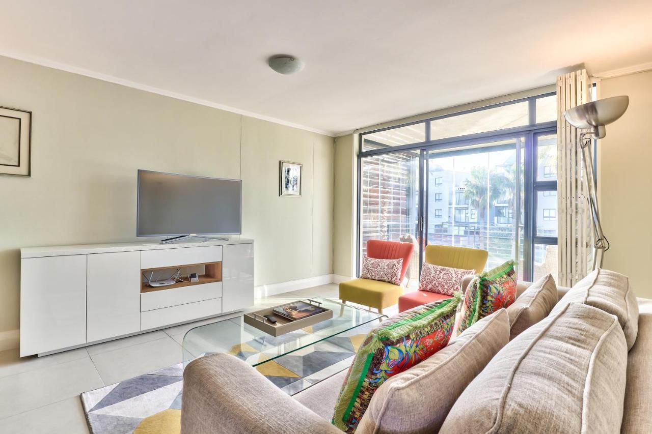 2 Bedroom In Century 204qs Apartment *