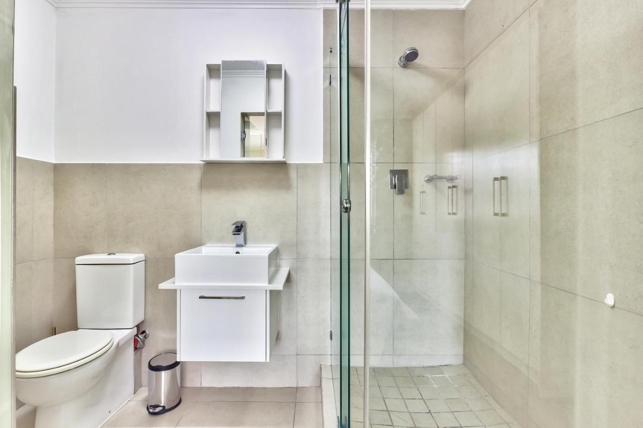 Apartment 2 Bedroom In Century 204qs Kapstadt