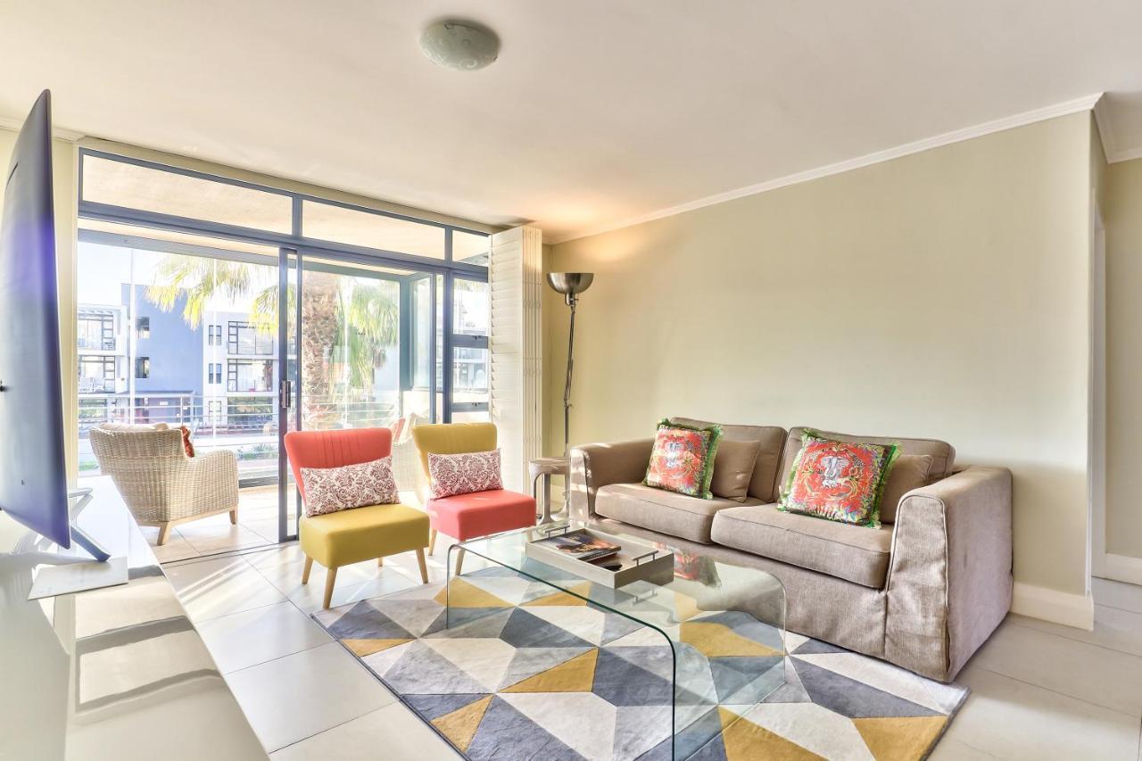 2 Bedroom In Century 204qs Apartment *